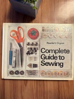 Readers Digest Complete Guide To Sewing (1976)